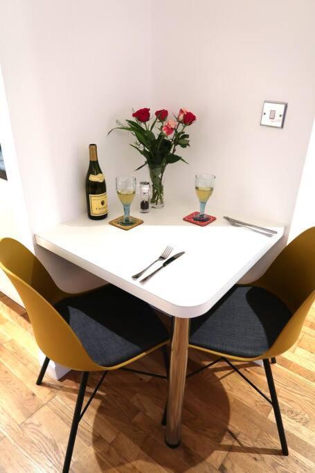 ***Spotless, Bright 1 Double Bed Apartment*** 巴斯 外观 照片